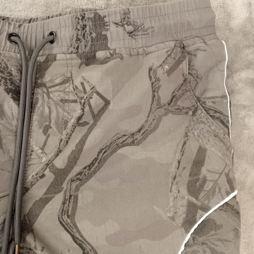 RGSTR Men's Gray Camouflage Cargo Pants with Reflective Trim Size Medium - Picture 4 of 14